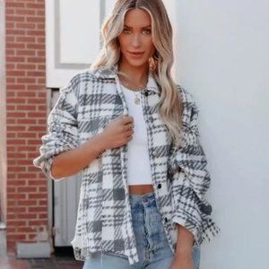 VICI ViciDolls South Lake Frayed Plaid Shacket Ivory Medium